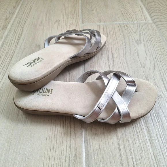 GH Bass Co Sunjuns Sharon Silver Leather Strappy Flat Sandals Thong Size 6.5 - Picture 2 of 8